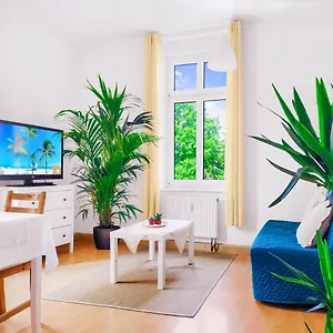Helle, Ruhige 2 Zi-whg, 2 Baeder, Dd Neustadt, Lage Apartament